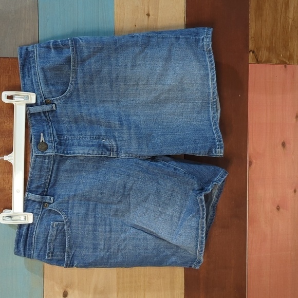 SIZE 6 ann Taylor loft jeanshorts - Picture 1 of 4